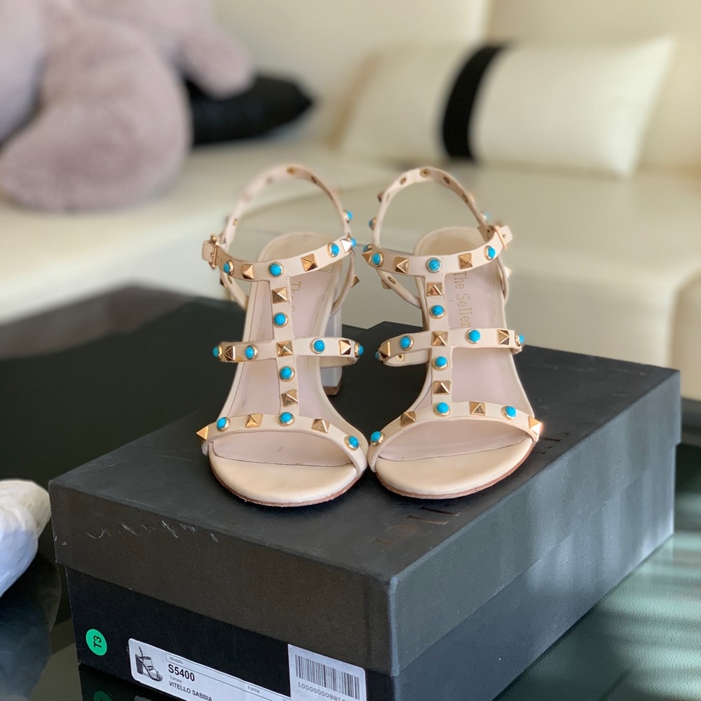 The Seller Women’s Heels, sandals, Size US6, pre-owned